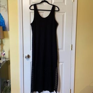 Black sleeveless dress